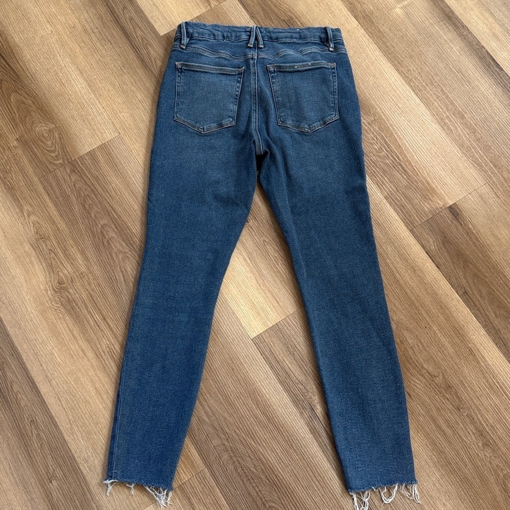 Good American Good Legs Raw Hem Skinny Jeans Medium Wash Stretch Denim 10/30 - Picture 7 of 8